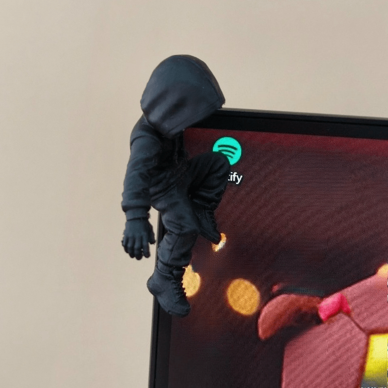 Patung Mini Alien Hoodie Climb - Gaming Accessories For Bedroom ulasan dan harga
